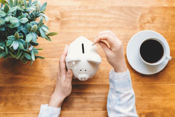 Woman-with-Piggy-Bank